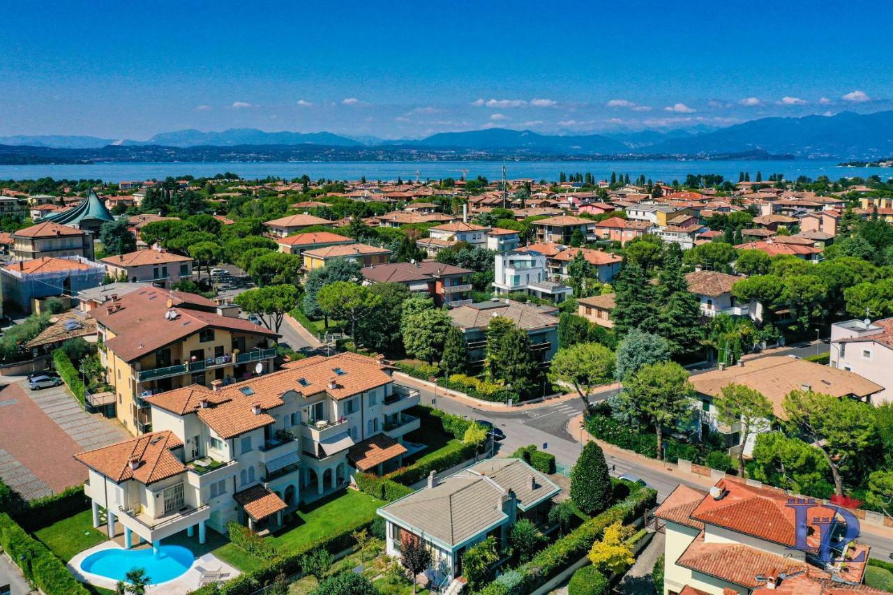 Desenzanoloft Official Partner Marriott Homes & Villas - Bea House, Sirmione With Private Garden And Share Pool Экстерьер фото